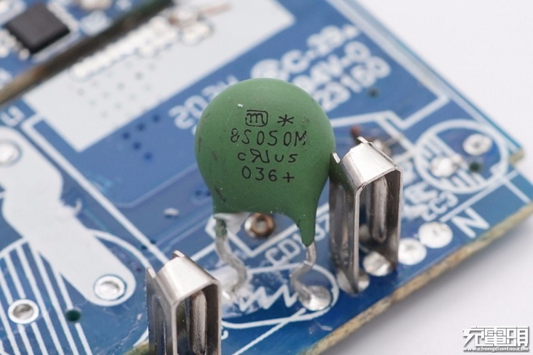 beats365PD20W充电器开箱评测：拆解篇（下）