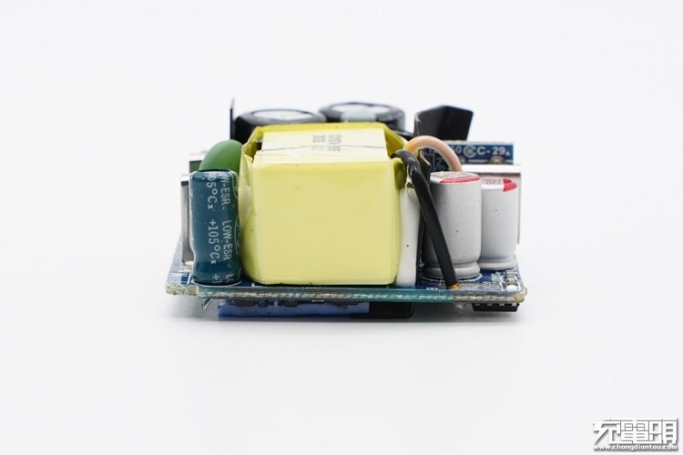 beats365PD20W充电器开箱评测：拆解篇（下）