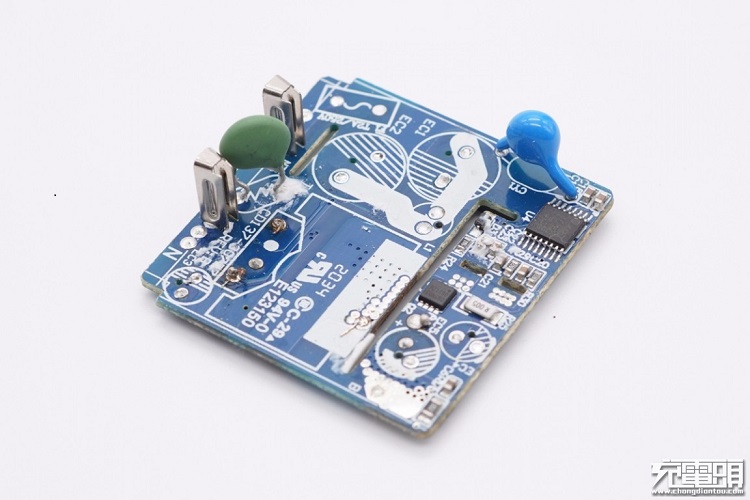 beats365PD20W充电器开箱评测：拆解篇（下）